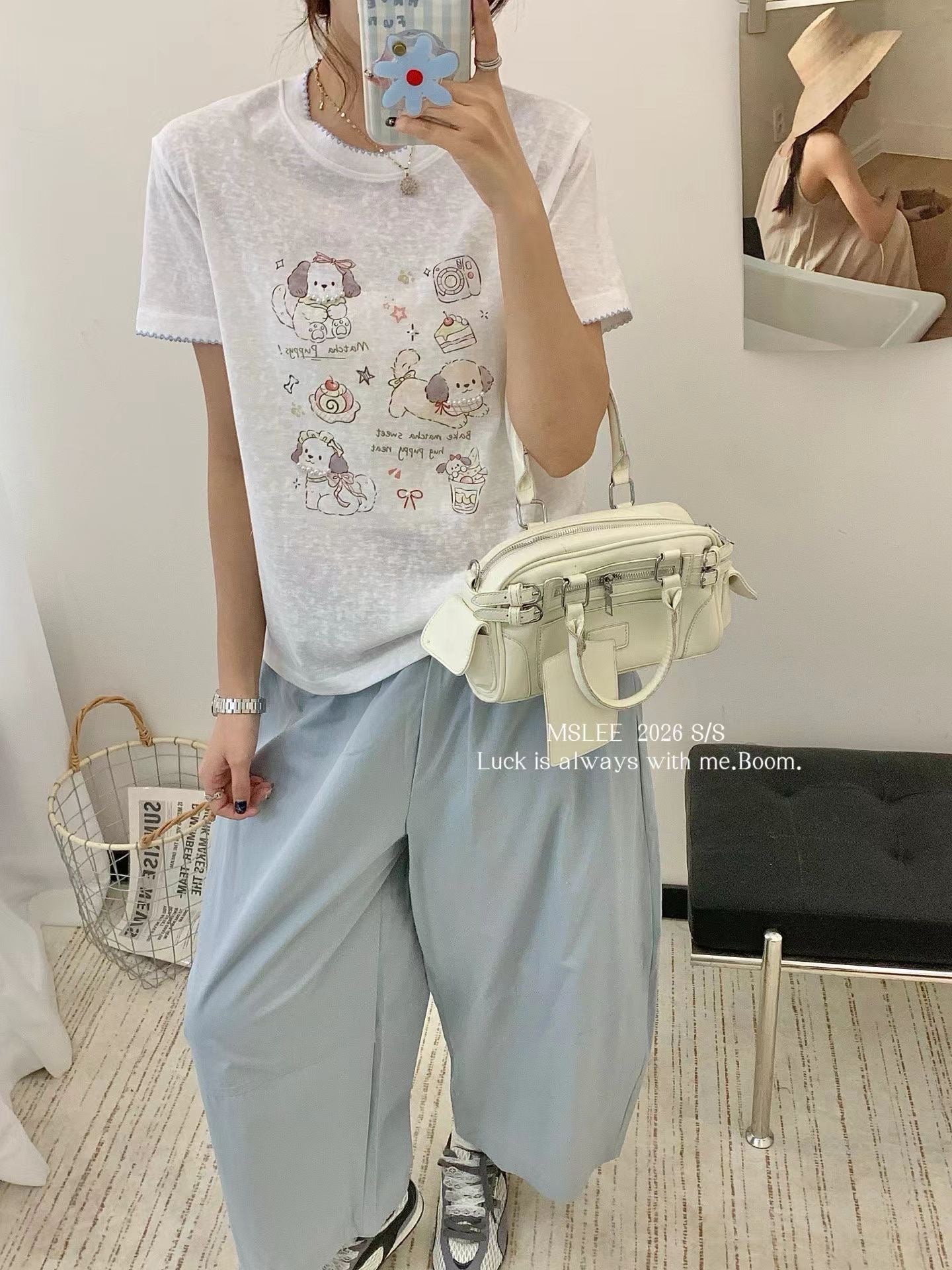 White Puppy Graphic Short Sleeve Top product photo 1