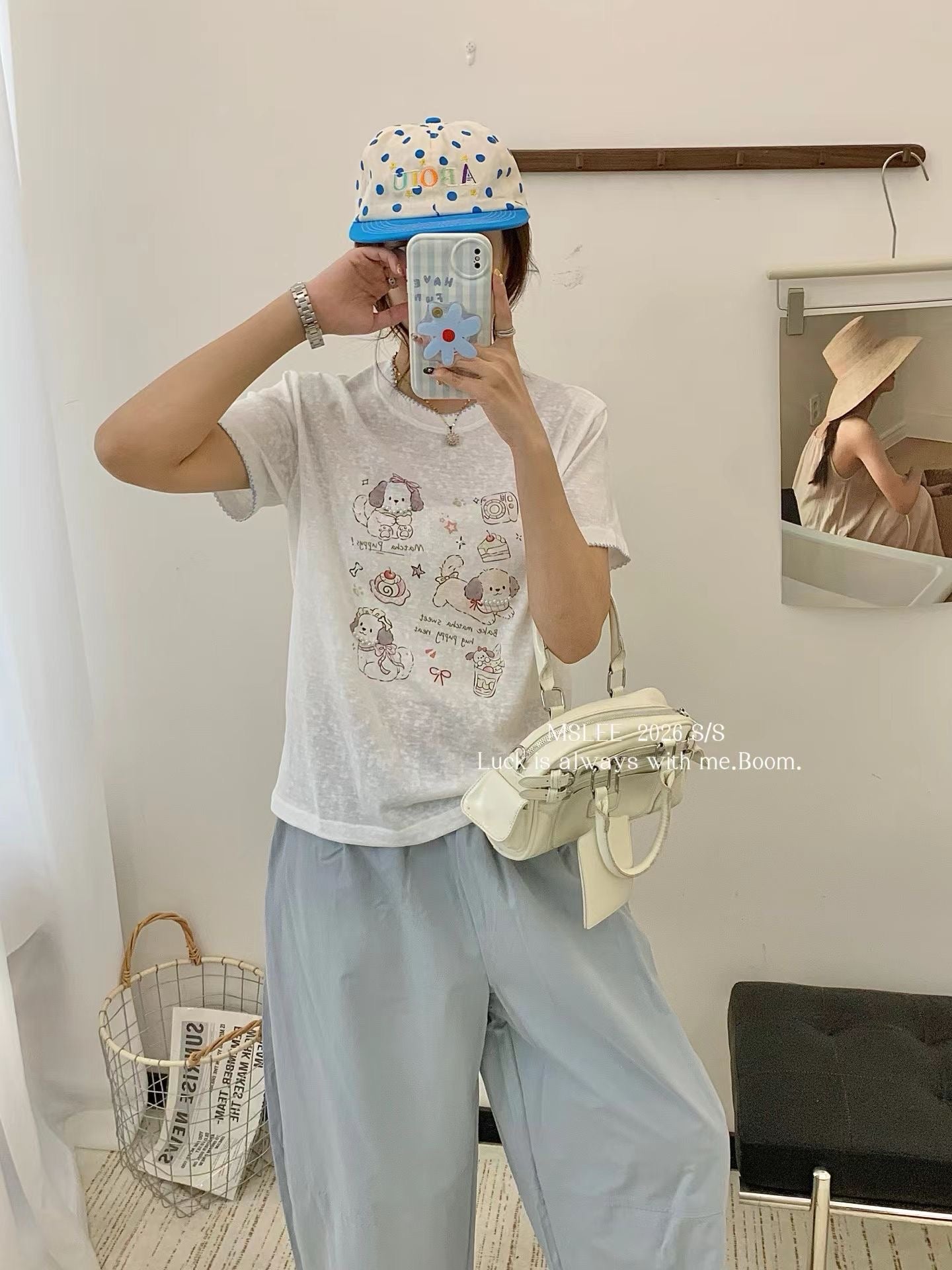 White Puppy Graphic Short Sleeve Top product photo 3