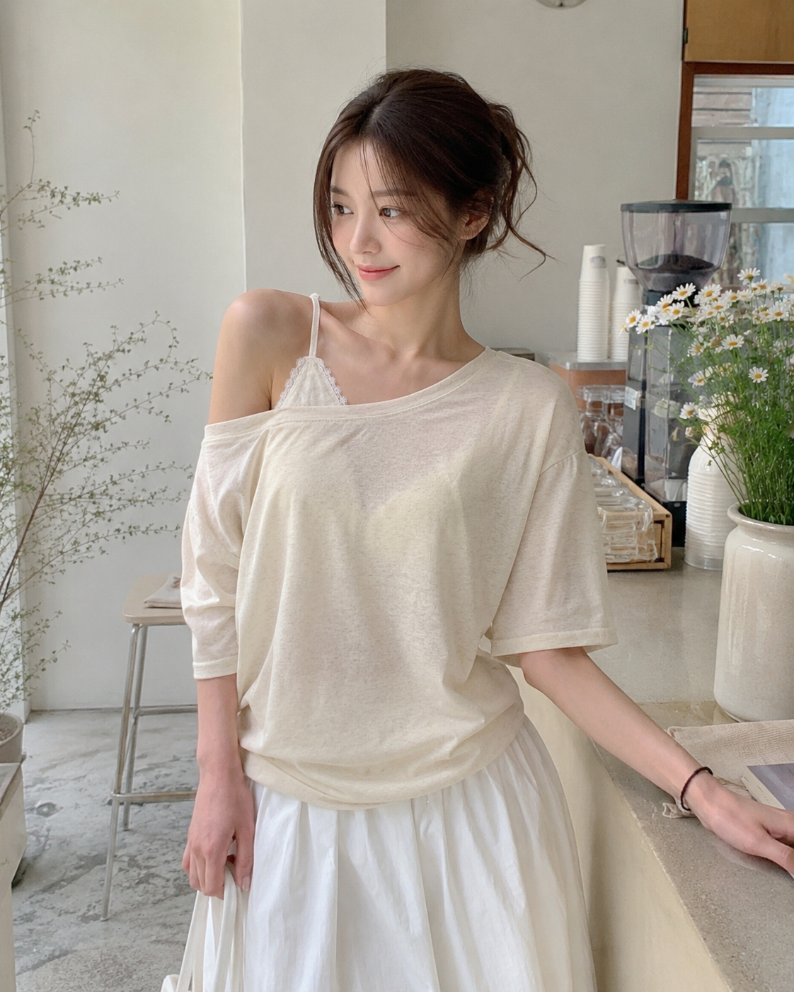 Creamy Morning Off-Shoulder Lace Layered Tee