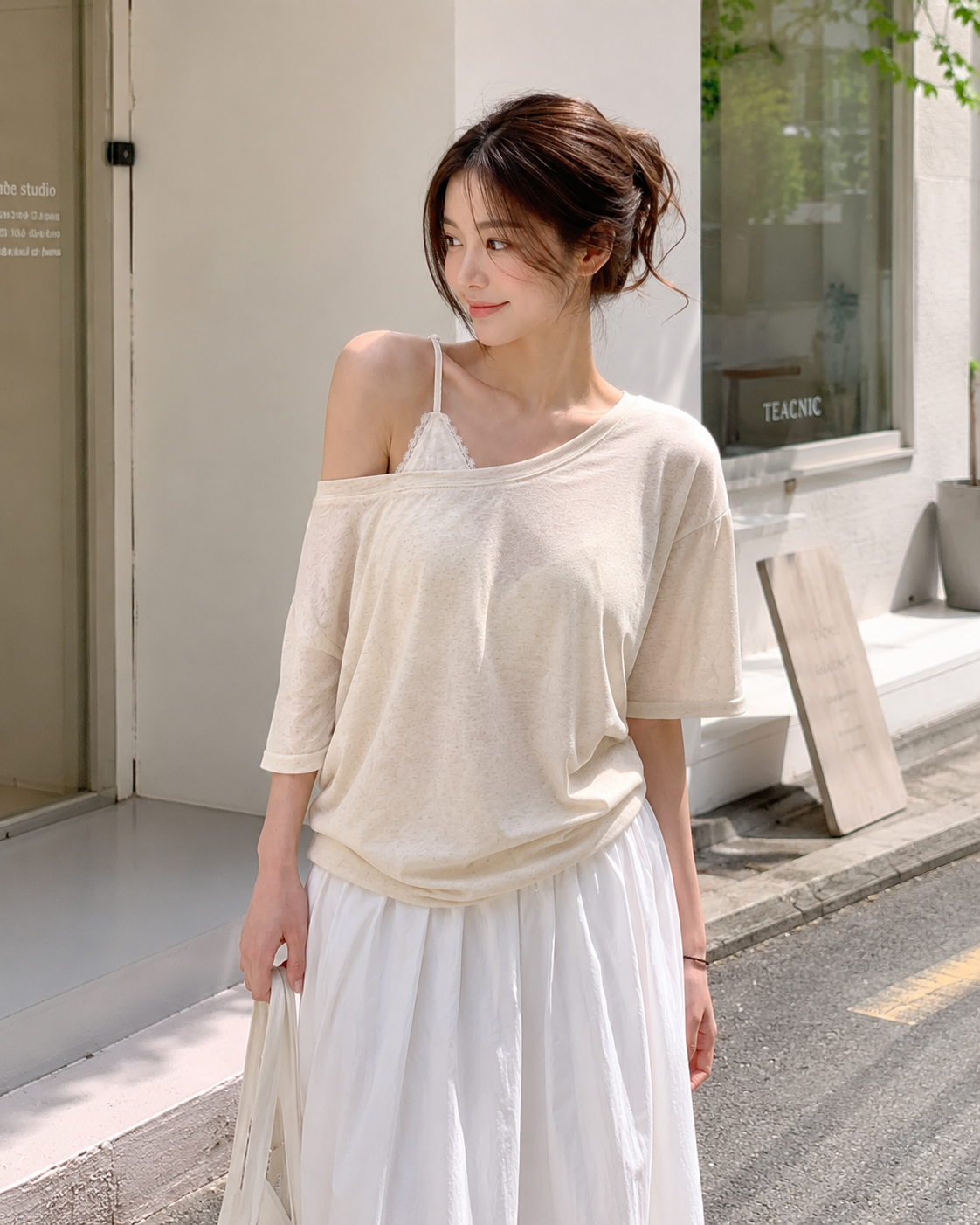 Creamy Morning Off-Shoulder Lace Layered Tee