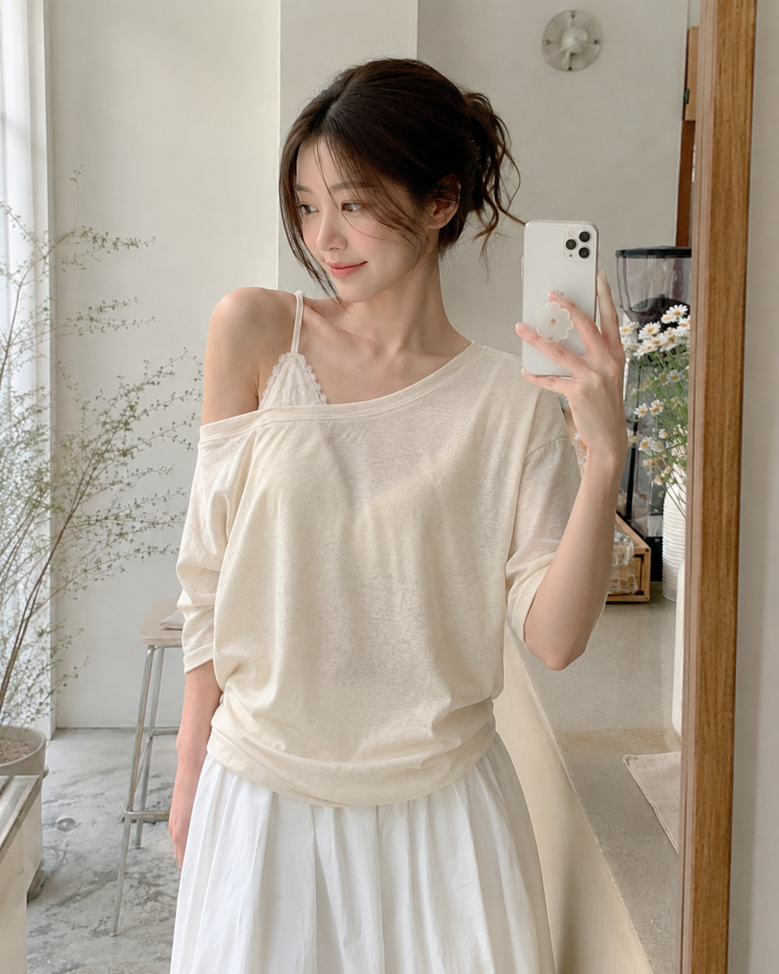 Creamy Morning Off-Shoulder Lace Layered Tee