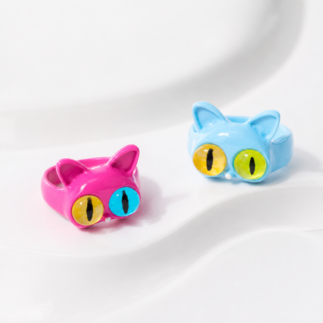 Odd-Eye Cat Statement Ring