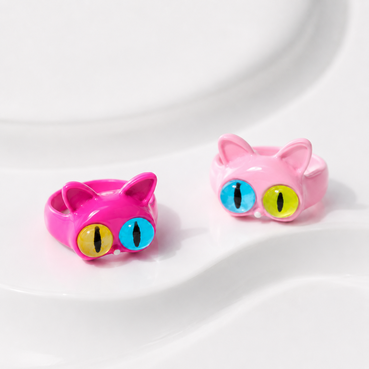 Odd-Eye Cat Statement Ring