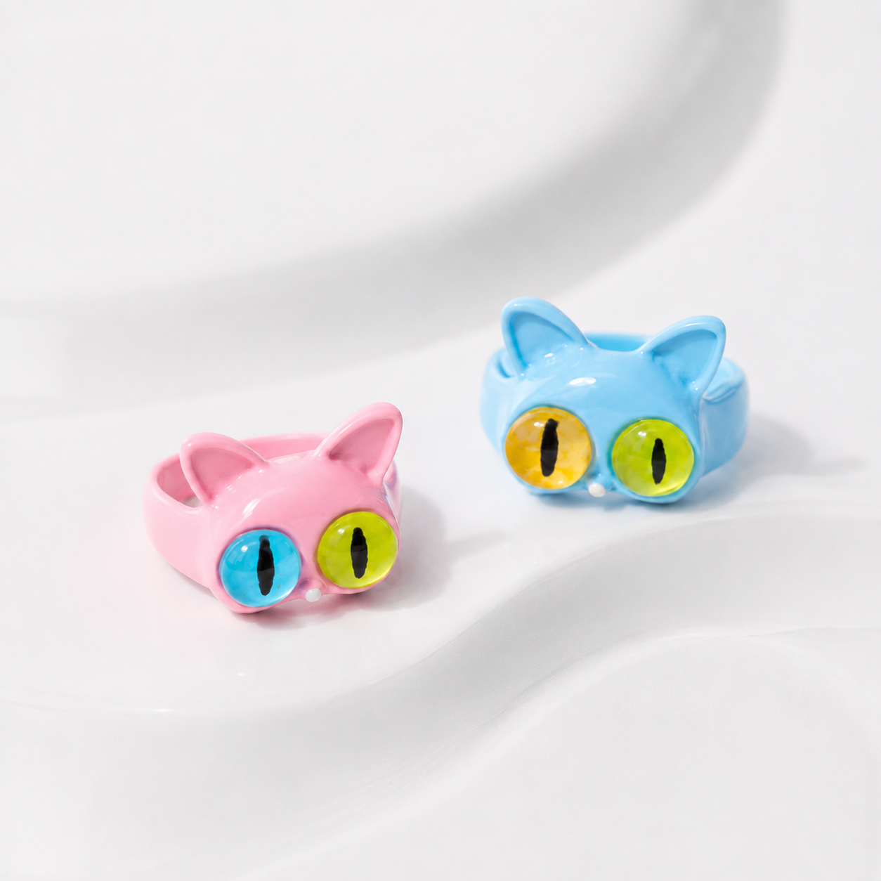 Odd-Eye Cat Statement Ring