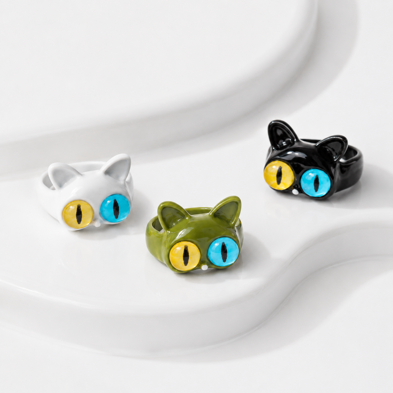 Odd-Eye Cat Statement Ring